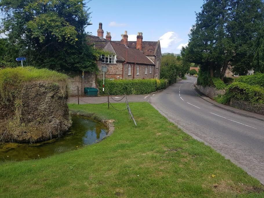Cosy Studio Retreat In Wells, Somerset エクステリア 写真