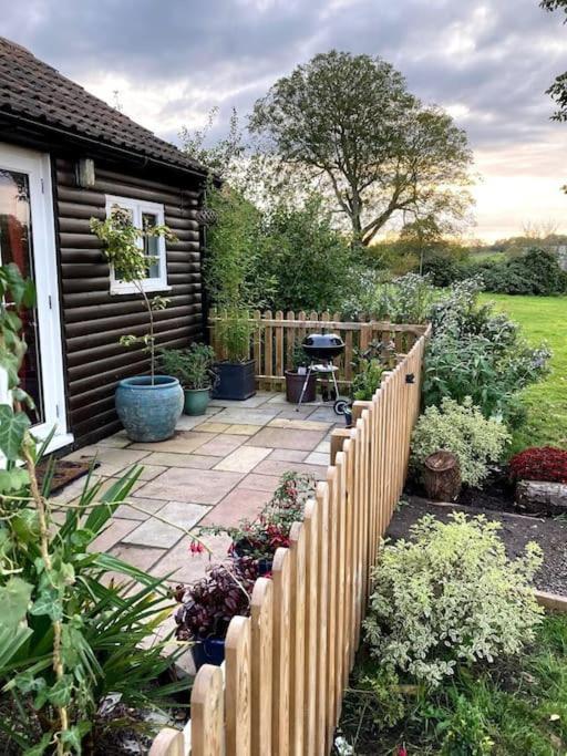 Cosy Studio Retreat In Wells, Somerset エクステリア 写真